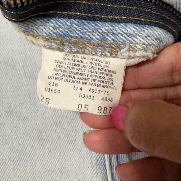 Levi’s 531 Fringe Hem Light Wash Shorts Size 29 - Picture 16 of 16